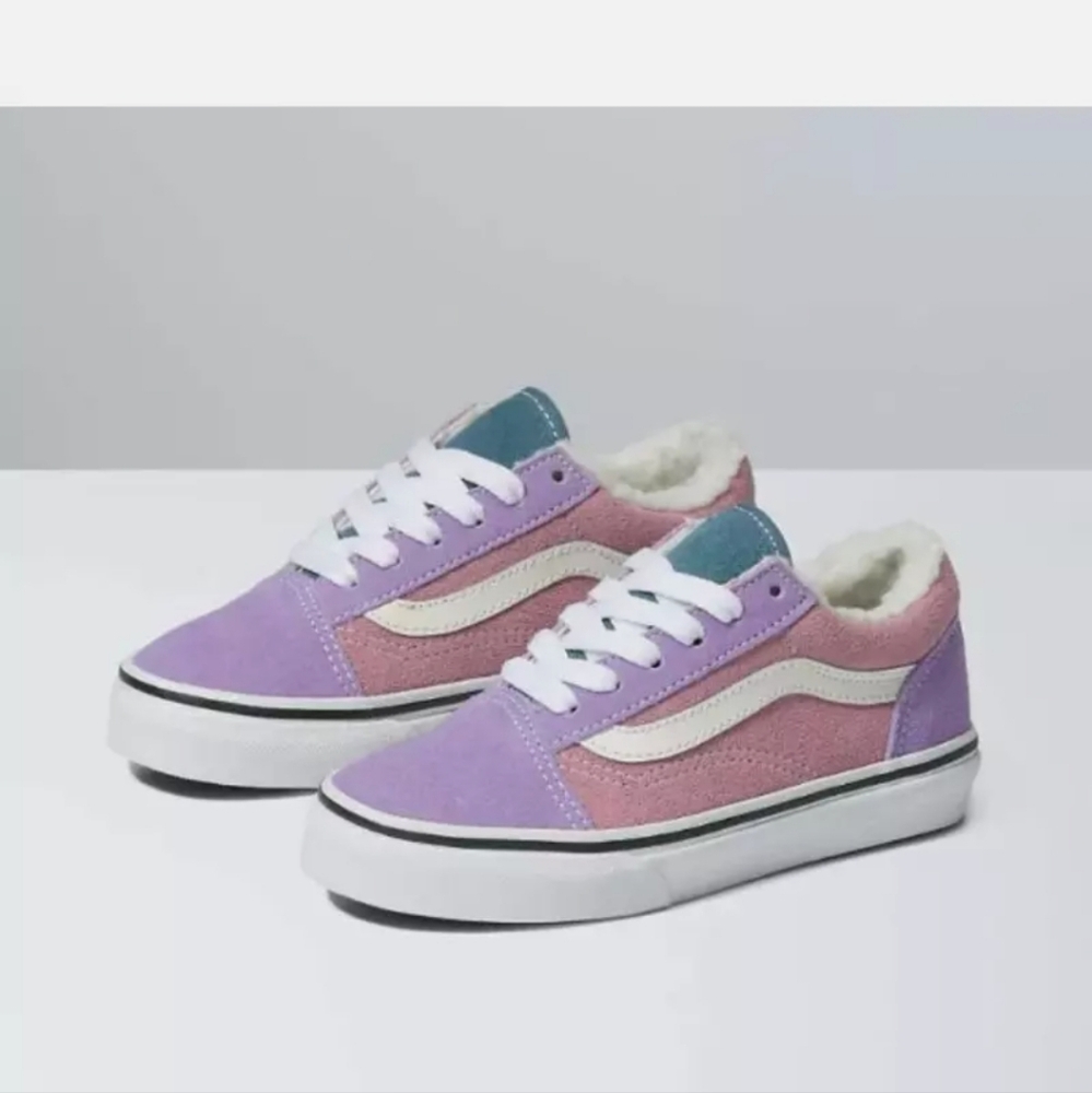 Vans suede tongue Sherpa old skool lace up sneakers size 13y (30.5 EUR)